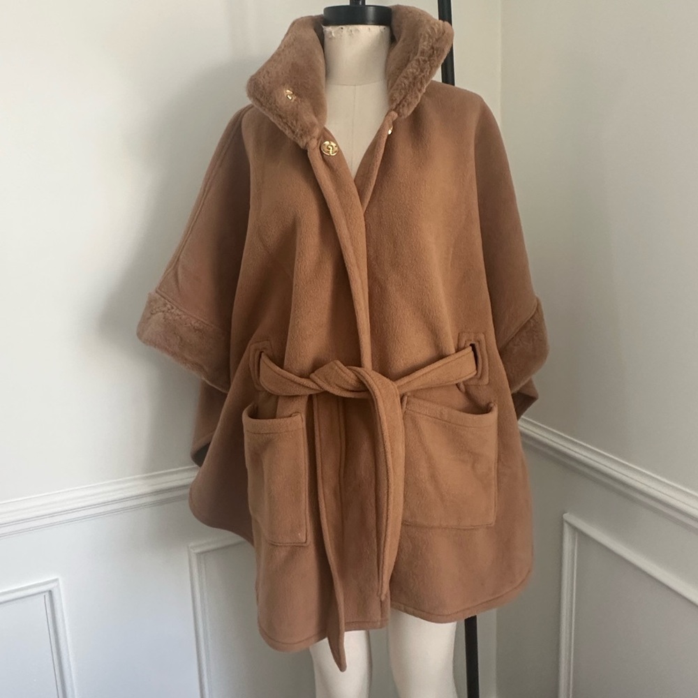 Cosy Carmel cape coat